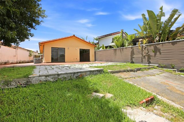 2555 W 65th Street, Hialeah, FL 33016