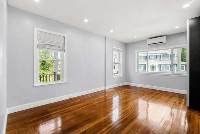 150 E Meadow, Lowell, MA 01854