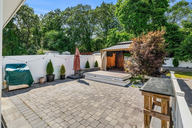 150 E Meadow, Lowell, MA 01854