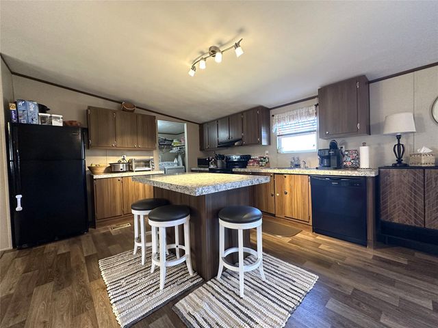 717 East LaFayette ST, La Grange, TX 78945