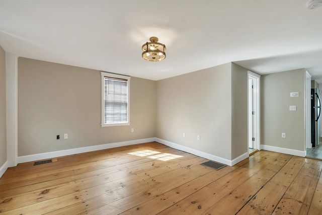273 Maplewood Ave Apt 3, Portsmouth, NH 03801