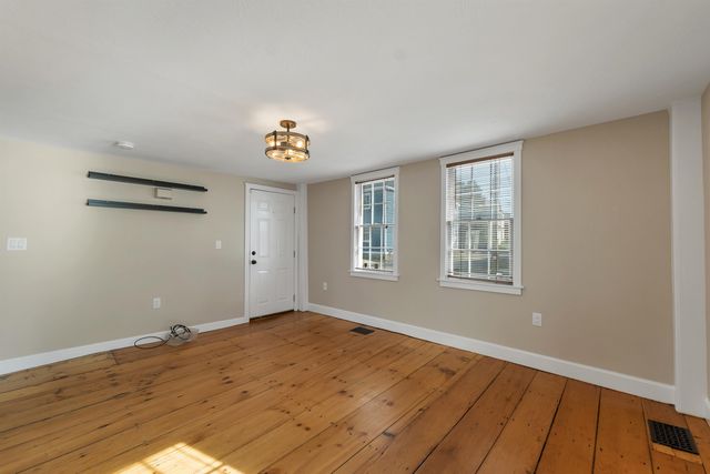 273 Maplewood Ave Apt 3, Portsmouth, NH 03801