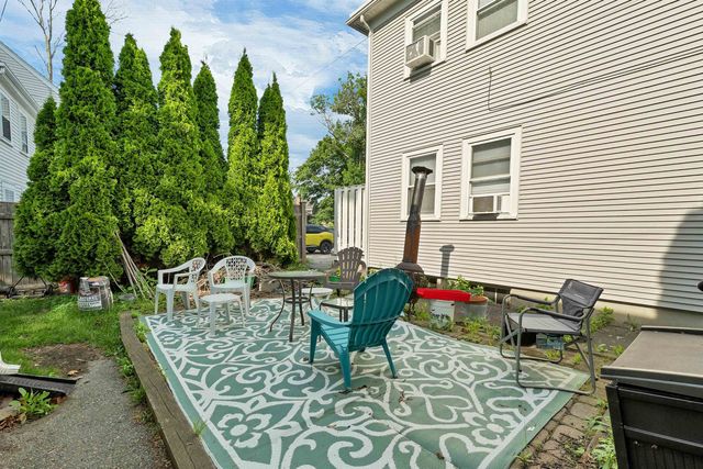 273 Maplewood Ave Apt 3, Portsmouth, NH 03801