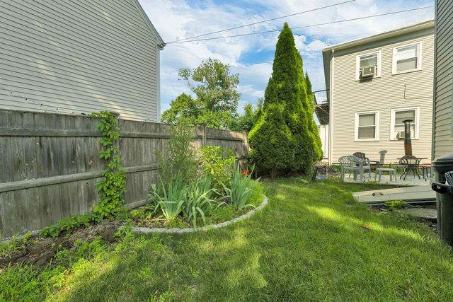 273 Maplewood Ave Apt 3, Portsmouth, NH 03801