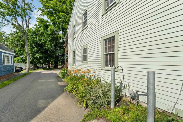 273 Maplewood Ave Apt 3, Portsmouth, NH 03801
