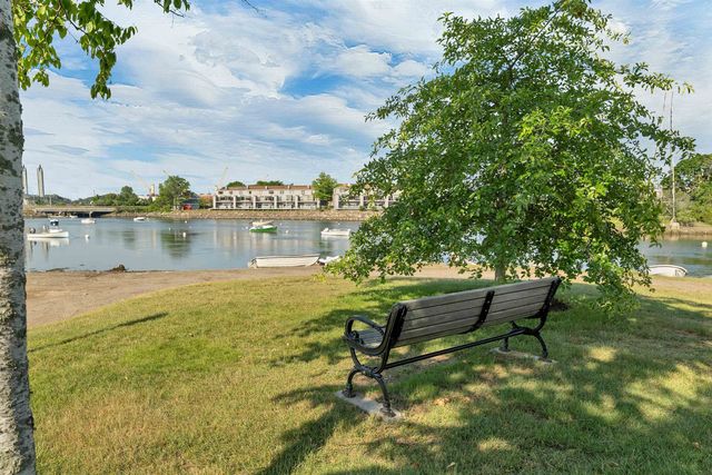273 Maplewood Ave Apt 3, Portsmouth, NH 03801