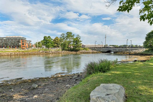 273 Maplewood Ave Apt 3, Portsmouth, NH 03801