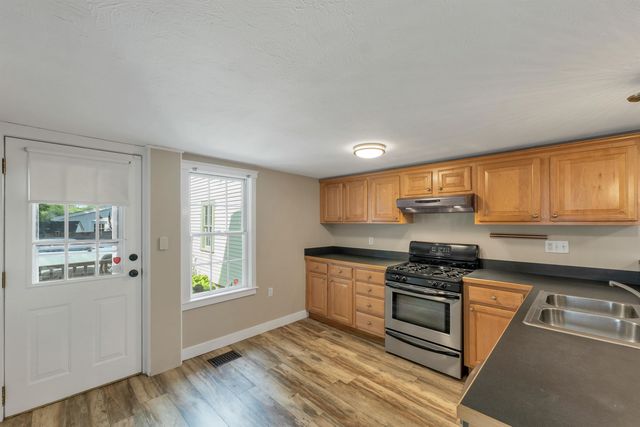 273 Maplewood Ave Apt 3, Portsmouth, NH 03801
