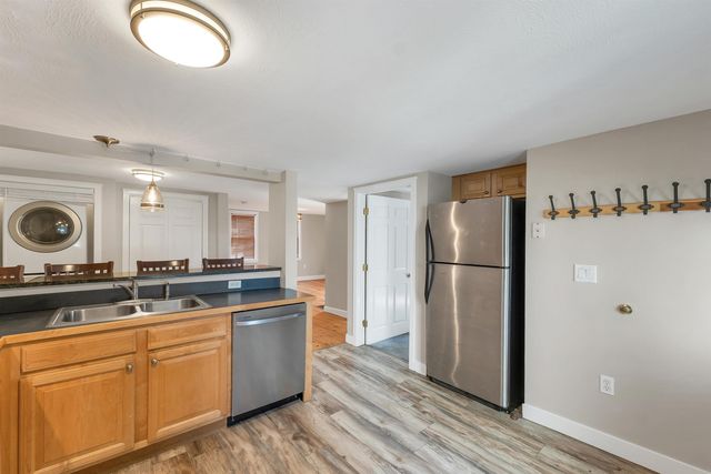 273 Maplewood Ave Apt 3, Portsmouth, NH 03801