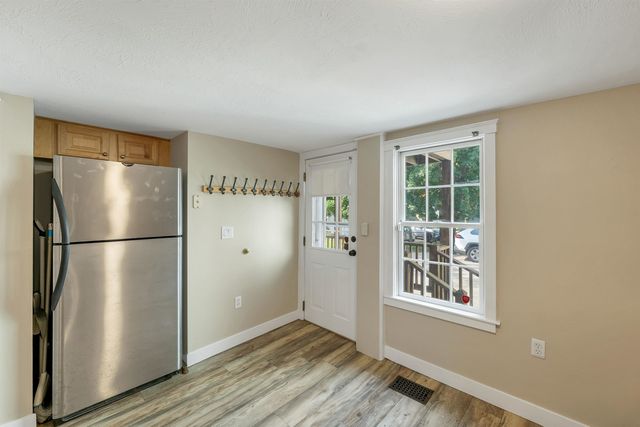 273 Maplewood Ave Apt 3, Portsmouth, NH 03801