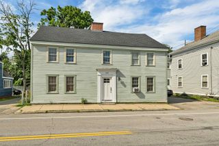 273 Maplewood Ave Apt 3, Portsmouth, NH 03801