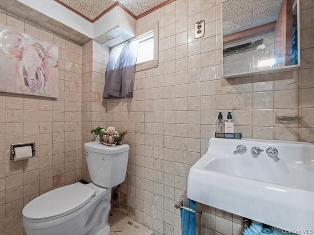 243-17 72nd Avenue, Douglaston, NY 11362