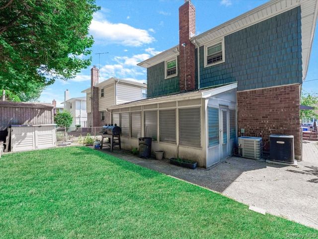 243-17 72nd Avenue, Douglaston, NY 11362