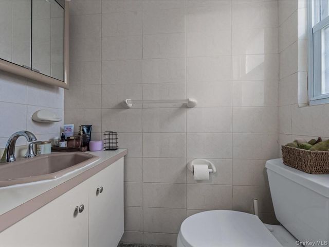 243-17 72nd Avenue, Douglaston, NY 11362