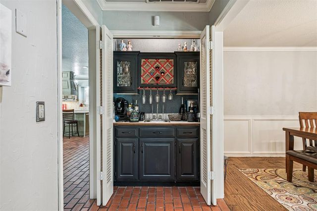 2301 Brookside Avenue, Edmond, OK 73034