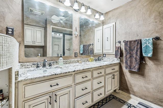 2301 Brookside Avenue, Edmond, OK 73034