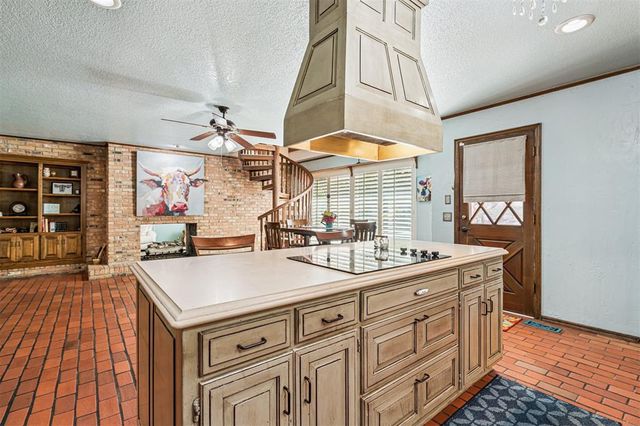 2301 Brookside Avenue, Edmond, OK 73034