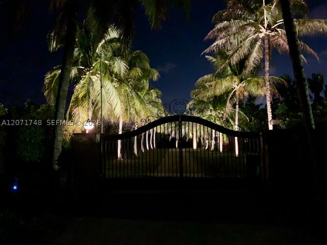 19345 SW 240th St, Homestead, FL 33031