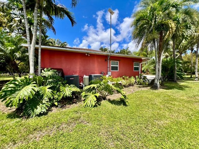 19345 SW 240th St, Homestead, FL 33031