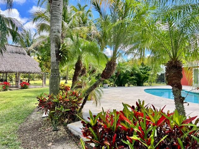19345 SW 240th St, Homestead, FL 33031