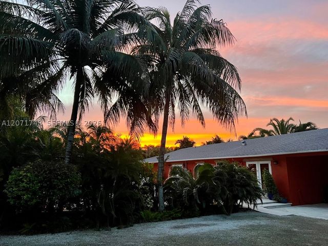 19345 SW 240th St, Homestead, FL 33031