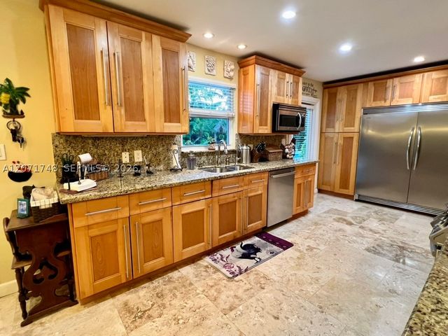 19345 SW 240th St, Homestead, FL 33031