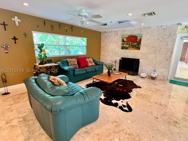 19345 SW 240th St, Homestead, FL 33031