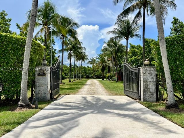 19345 SW 240th St, Homestead, FL 33031