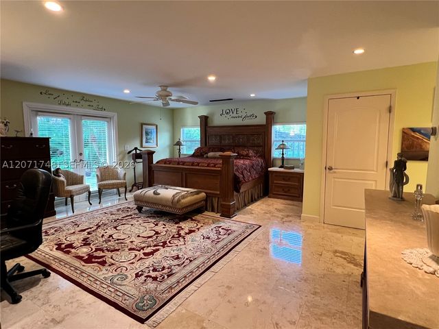 19345 SW 240th St, Homestead, FL 33031