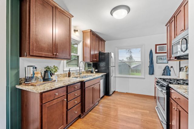 10825 Russell Avenue S, Bloomington, MN 55431