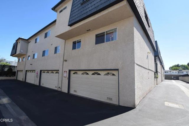 18550 Hatteras Street 73, Tarzana, CA 91356