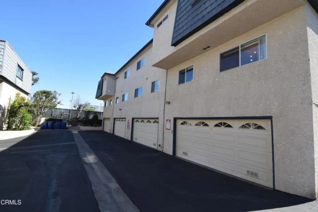 18550 Hatteras Street 73, Tarzana, CA 91356