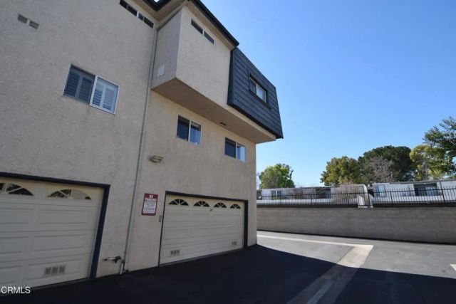 18550 Hatteras Street 73, Tarzana, CA 91356