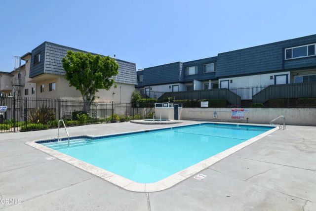 18550 Hatteras Street 73, Tarzana, CA 91356