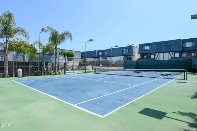 18550 Hatteras Street 73, Tarzana, CA 91356