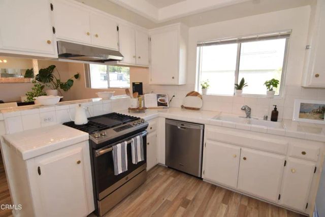 18550 Hatteras Street 73, Tarzana, CA 91356