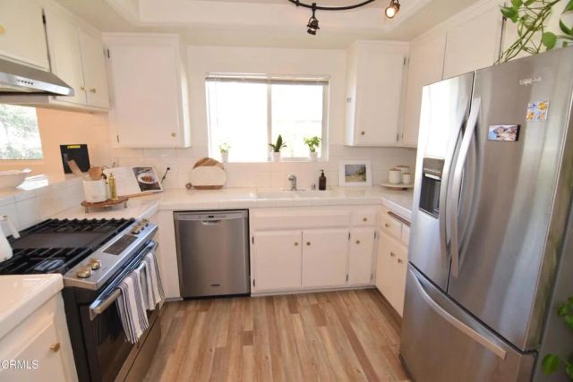 18550 Hatteras Street 73, Tarzana, CA 91356