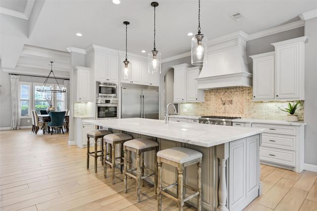 1821 Avery Lane, Friendswood, TX 77546