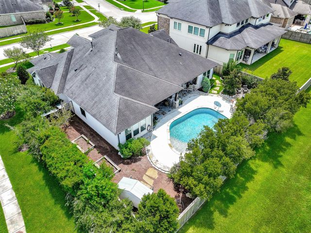 1821 Avery Lane, Friendswood, TX 77546