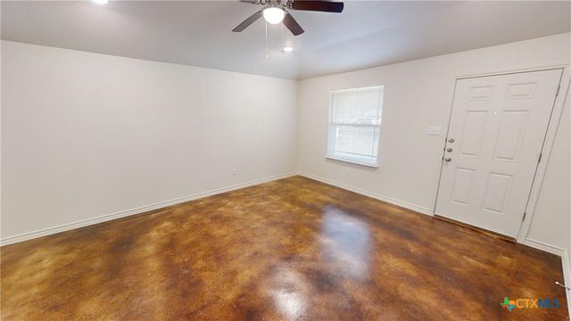 210 E Washington Avenue B, Copperas Cove, TX 76522