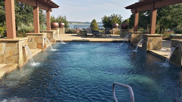 52 Shore Crest Way, Athens, TX 75752