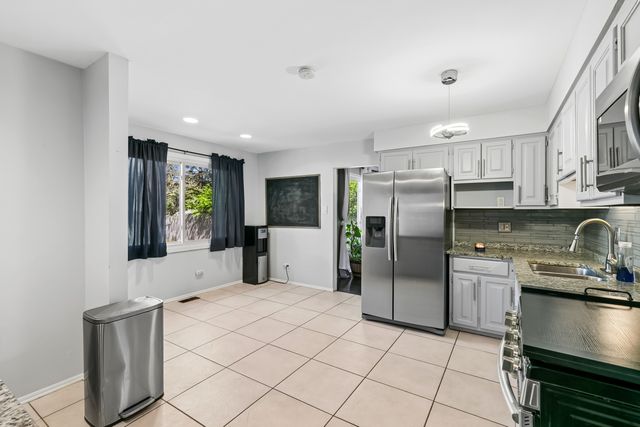 18436 Aberdeen Street, Homewood, IL 60430