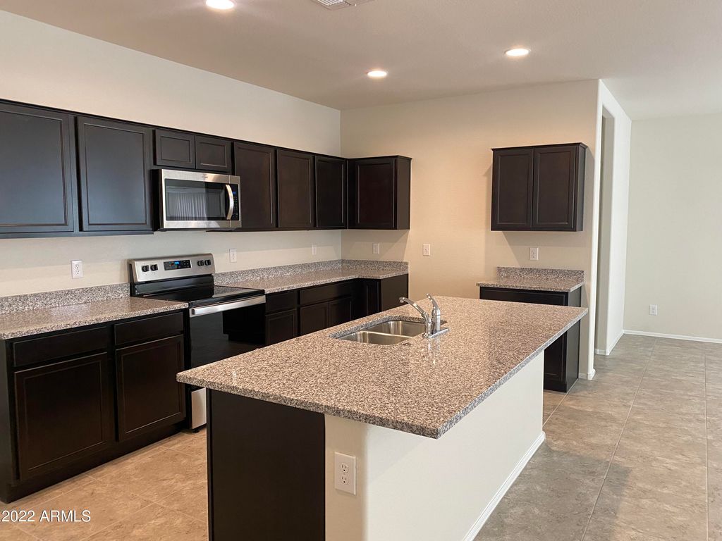 1088 W SAND CANYON Court, Casa Grande, AZ 85122 — photo 4