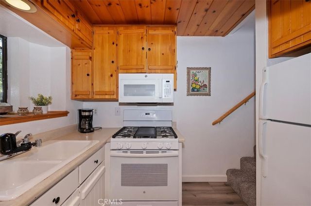 27511 Cappy, Lake Arrowhead, CA 92326