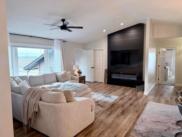 4166 N Christmas Tree Road, Decatur, IL 62521