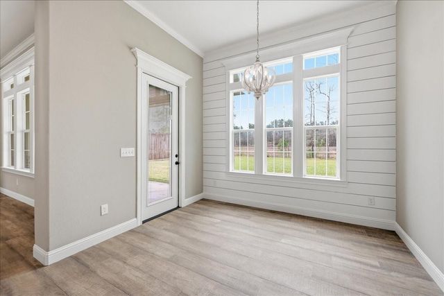 8225 Royal Oaks Dr, Lumberton, TX 77657