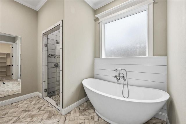 8225 Royal Oaks Dr, Lumberton, TX 77657