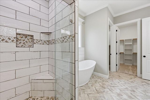 8225 Royal Oaks Dr, Lumberton, TX 77657