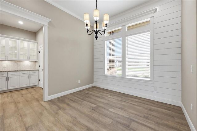 8225 Royal Oaks Dr, Lumberton, TX 77657