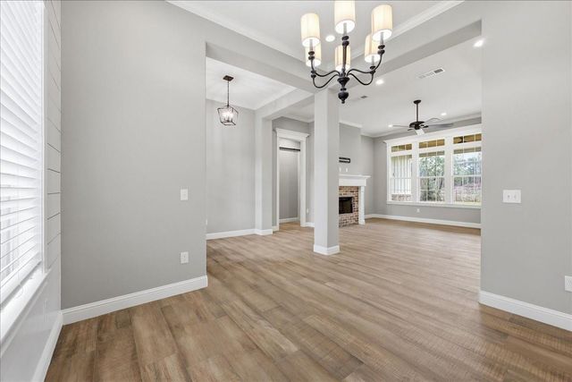 8225 Royal Oaks Dr, Lumberton, TX 77657